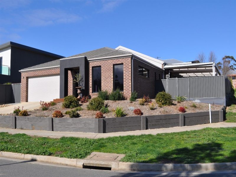 27 Pinevale Way, Ballarat North, Vic 3350