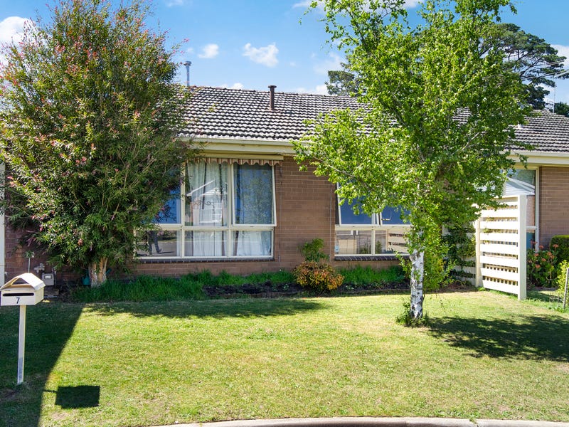 7 Chevron Court, Lake Wendouree, VIC 3350