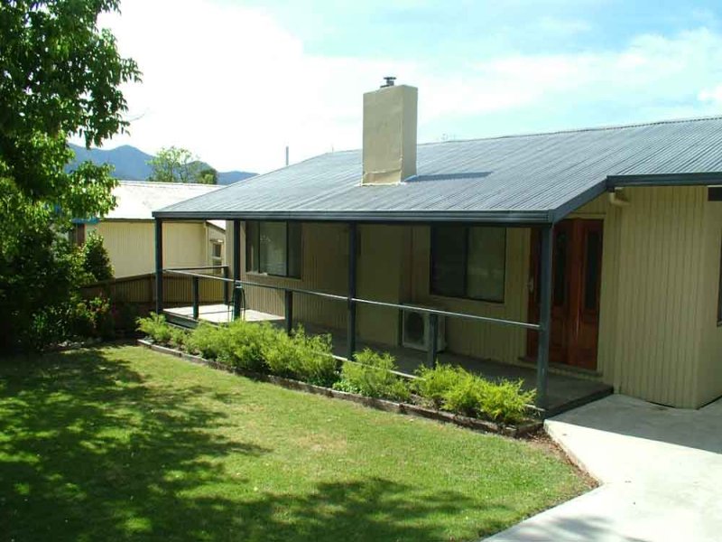 111 Lakeside Avenue, Mount Beauty, VIC 3699