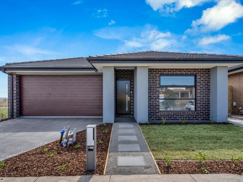 11 Commonwealth Circuit, Donnybrook, Vic 3064 House for Sale