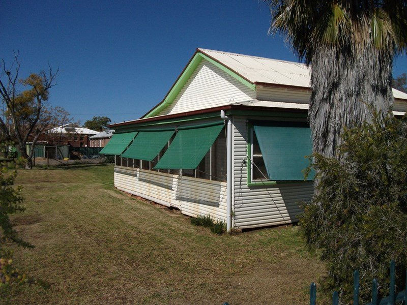 16 Temoin St, Trangie, NSW 2823 Property Details