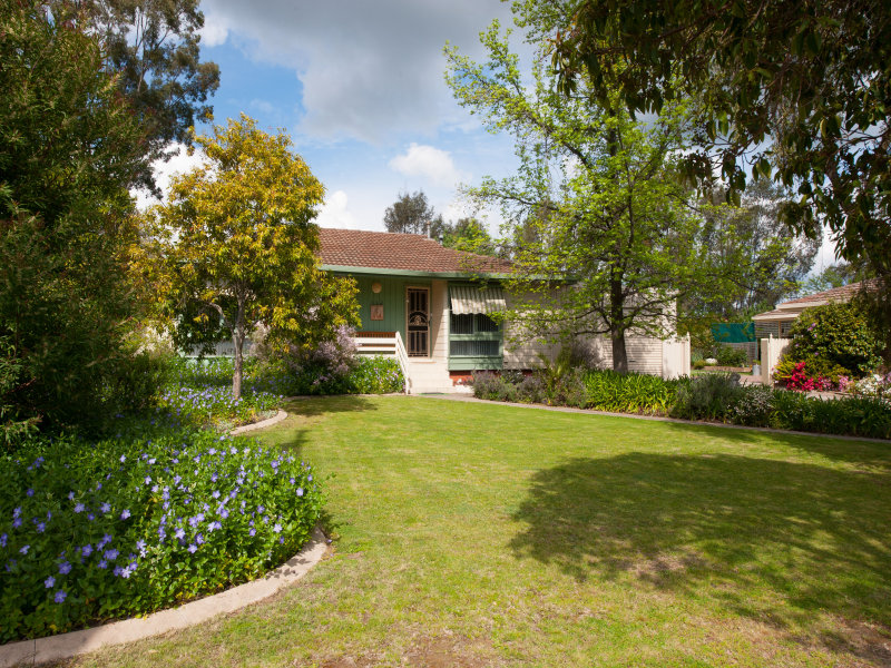 352 Kentucky Avenue, Lavington, NSW 2641