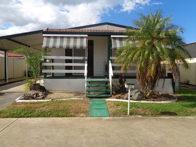 Palm Lake Resort Bethania 43 Goodoogan Drive, Bethania
