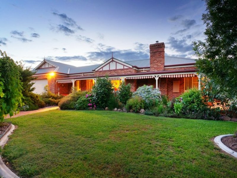 9 Innisfree Drive, West Wodonga, VIC 3690