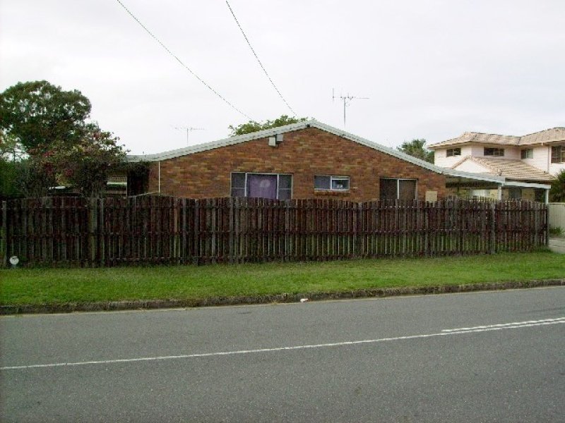 32 Pinewood Street, Redcliffe, Qld 4020 Property Details