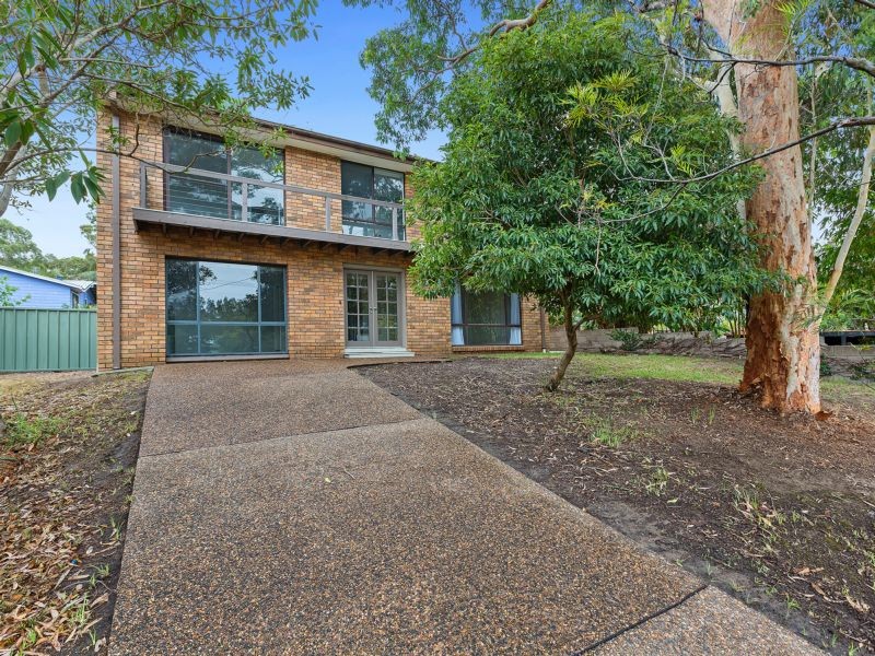 33 Rhodes Parade, Windermere Park, NSW 2264