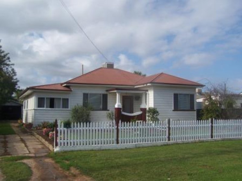 4 Denison Street, Narrabri, NSW 2390 Property Details