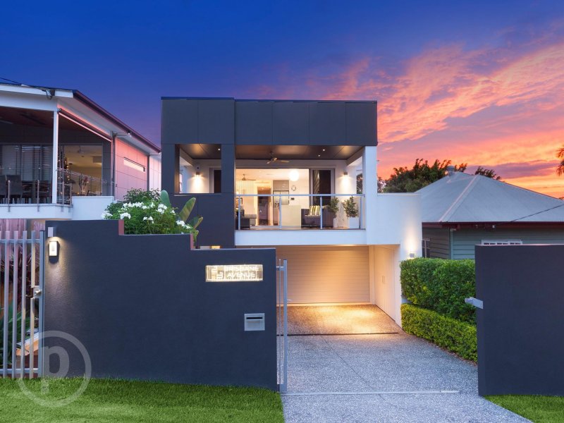 23 Brisbane Avenue, Camp Hill, QLD 4152