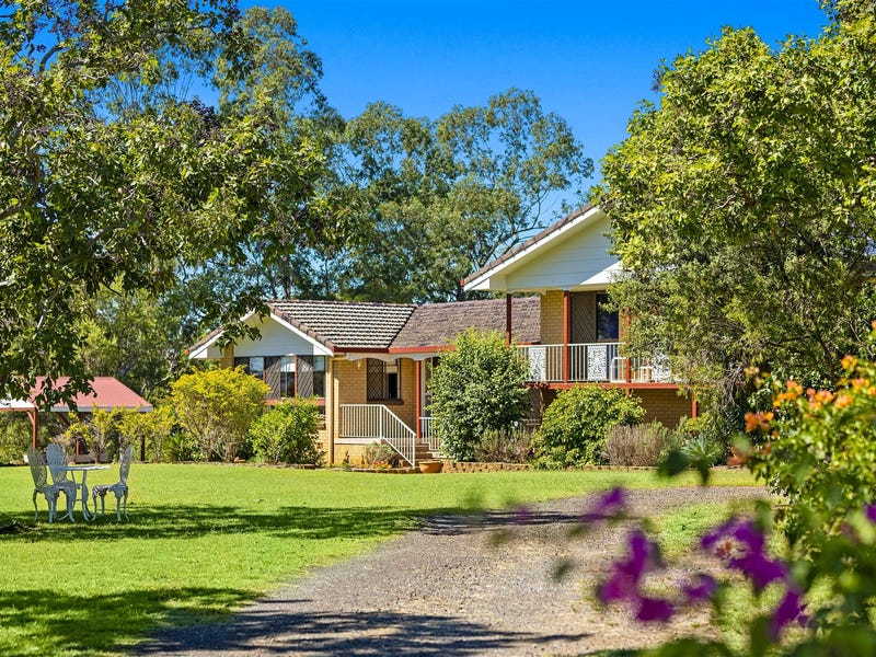 12 Biggs Road, Withcott, QLD 4352