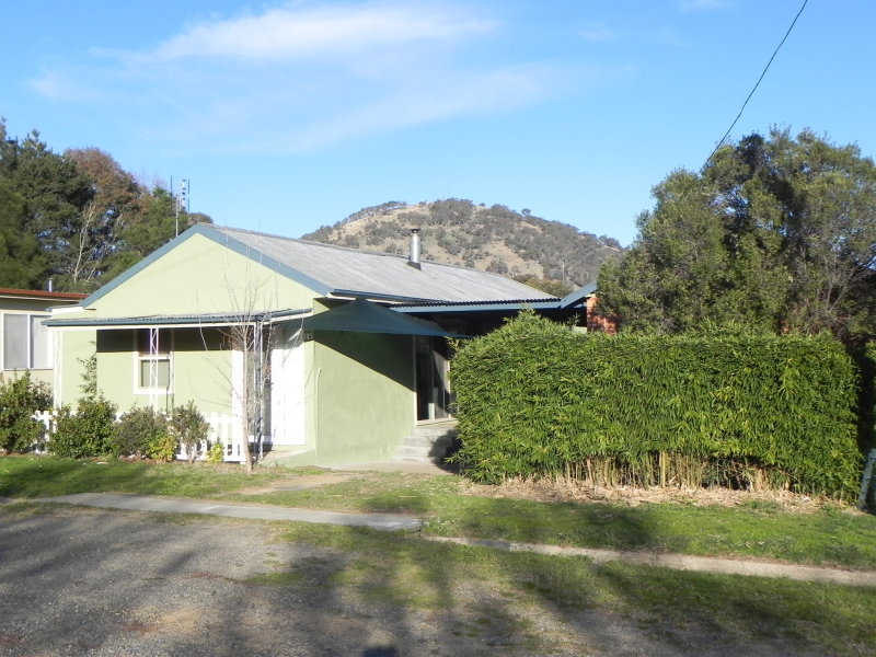 16 Leake Street, Bowning, NSW 2582