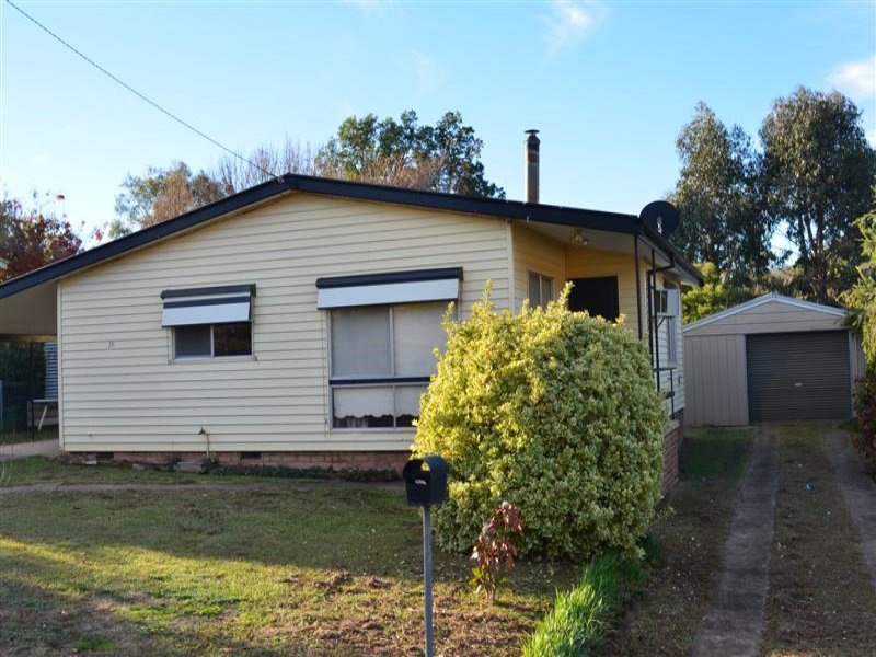 26 Lockhart Street, Adelong, NSW 2729