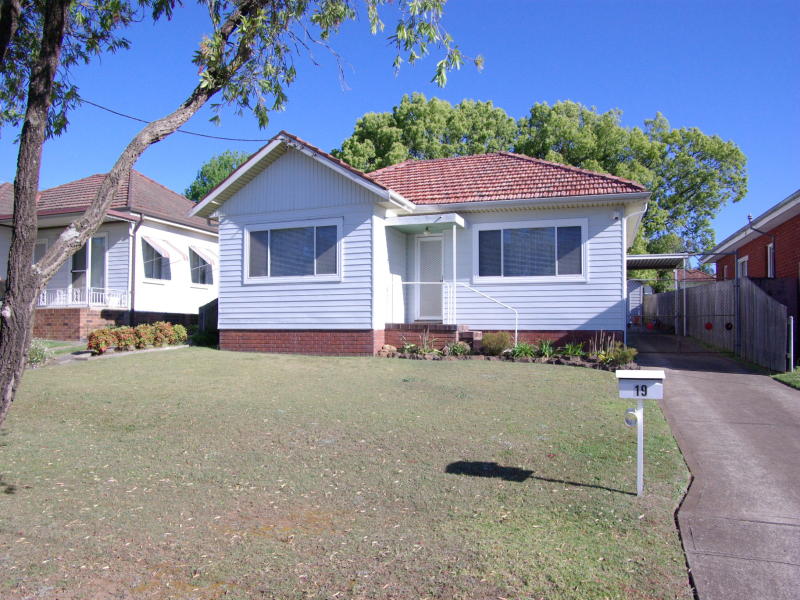 19 Prosser Avenue, Padstow, NSW 2211 Property Details