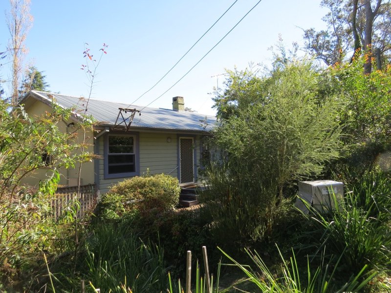 115 Valley Road, Wentworth Falls, NSW 2782