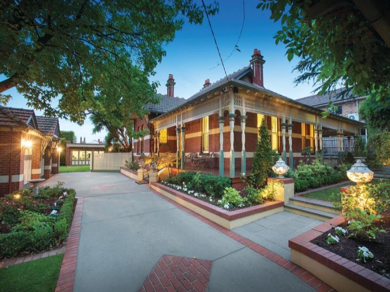 32 Highbury Grove, Kew, Vic 3101 Property Details