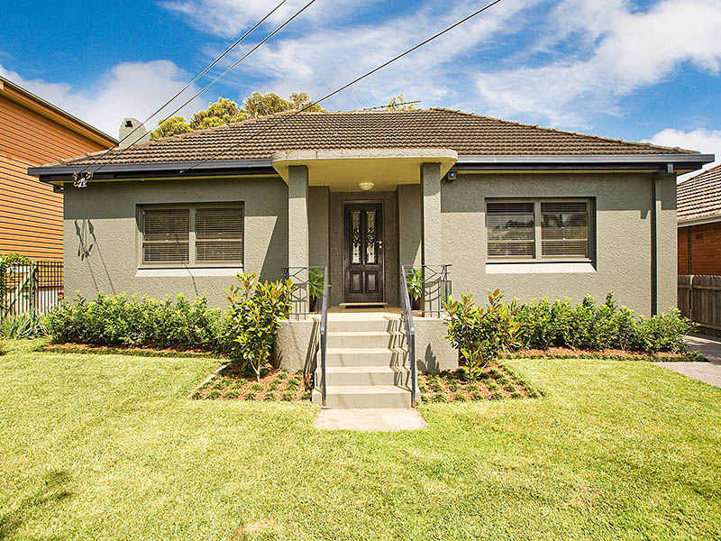 215 Oak Road, Kirrawee, NSW 2232 Property Details