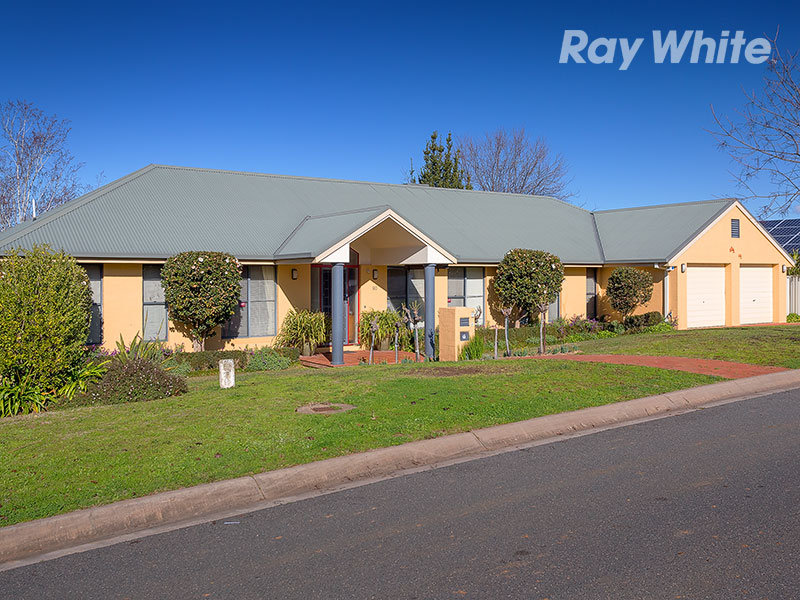 90 Michelle Avenue, Lavington, NSW 2641