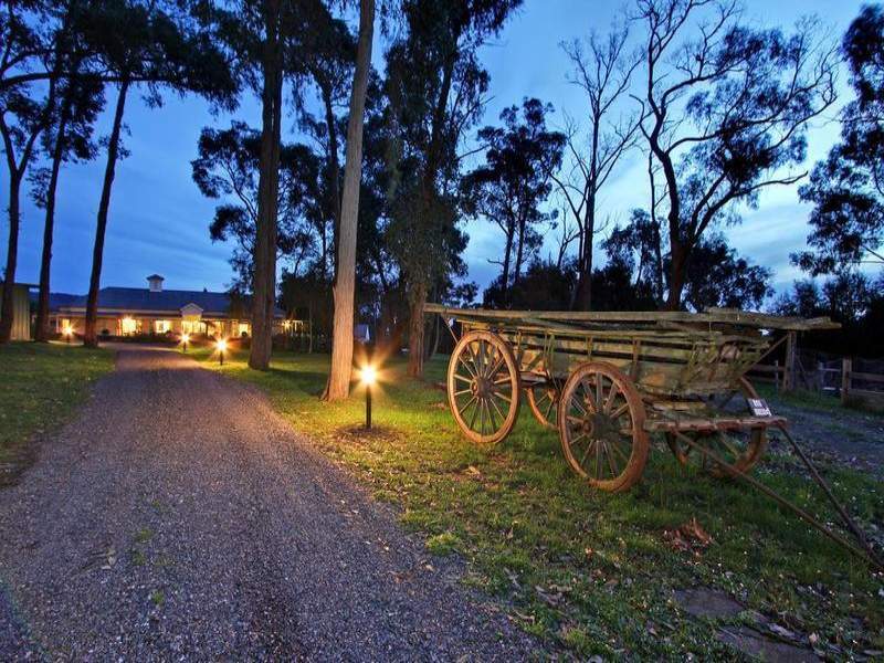 24 Glasgow Road, Kilsyth, Vic 3137 Property Details