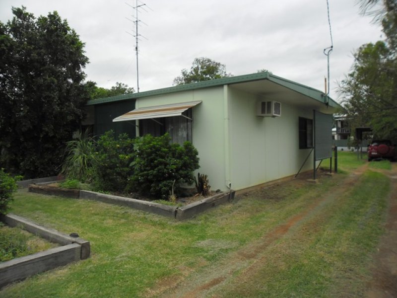 4 EDITH ST, Miles, Qld 4415 Property Details