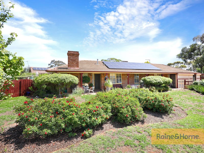 135 MeltonGisborne Road, Kurunjang, Vic 3337 Property Details