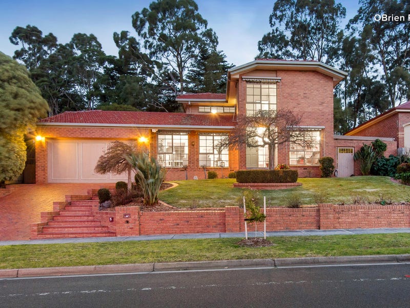 15 Bournevale Drive, Berwick, Vic 3806 Property Details