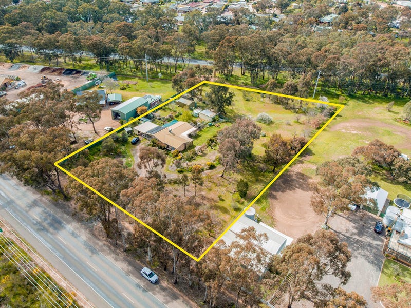 458 Olympic Parade, Maiden Gully, VIC 3551