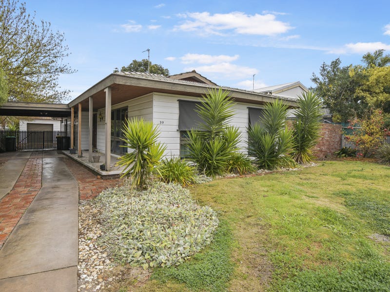 39 Alexander Avenue, Horsham, Vic 3400 House for Sale