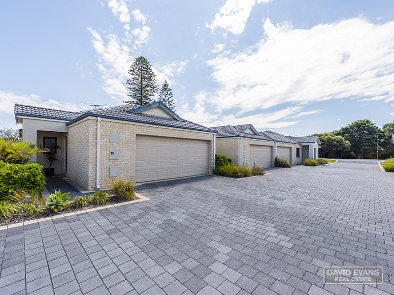 10/1317 Street, Rockingham, WA 6168
