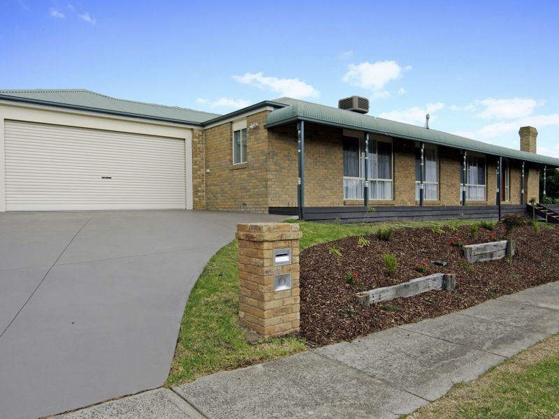 4 Hagen Drive, Berwick, Vic 3806 Property Details