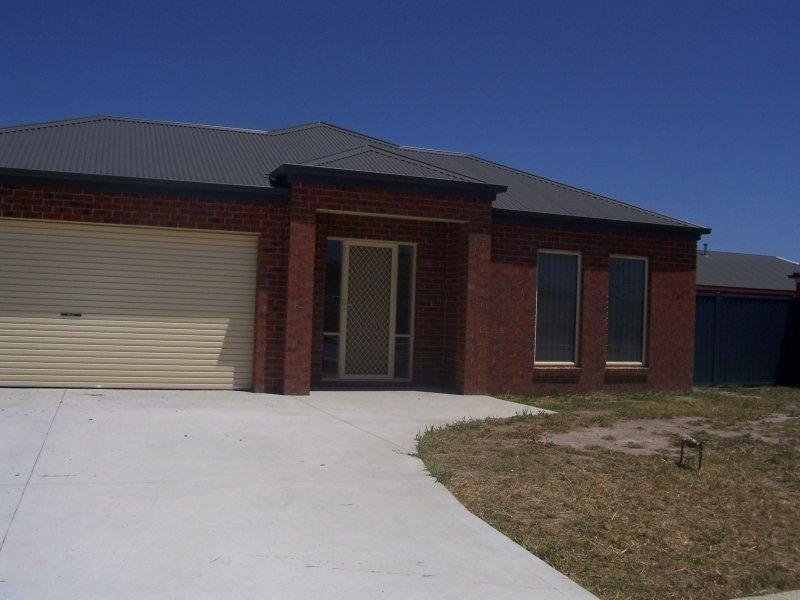 56 Shearwater Drive, Pakenham, VIC 3810