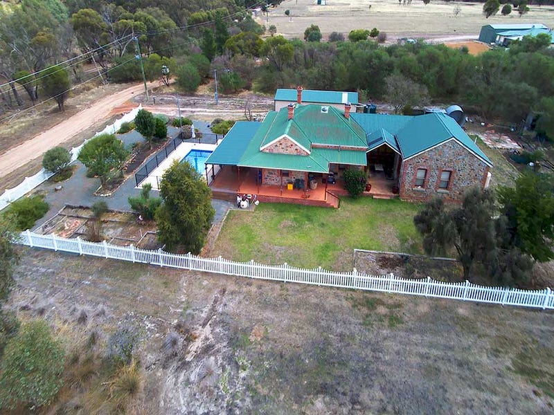 136 Graham Rd, Narrogin, WA 6312 Property Details