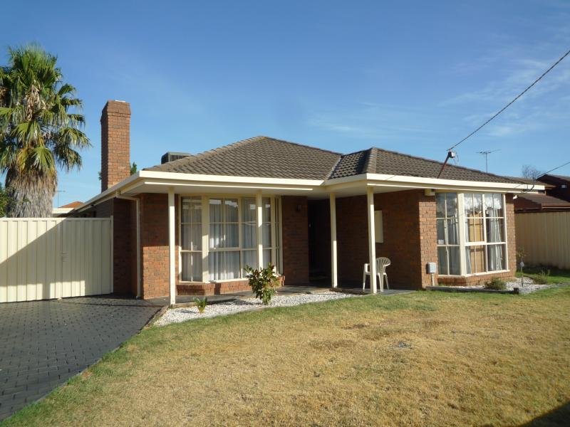 2 Wattle Bird Court, Werribee, Vic 3030 Property Details