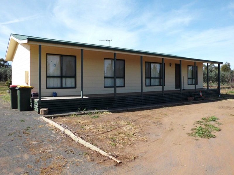 5 Fawcett Drive, Lake Wyangan, NSW 2680