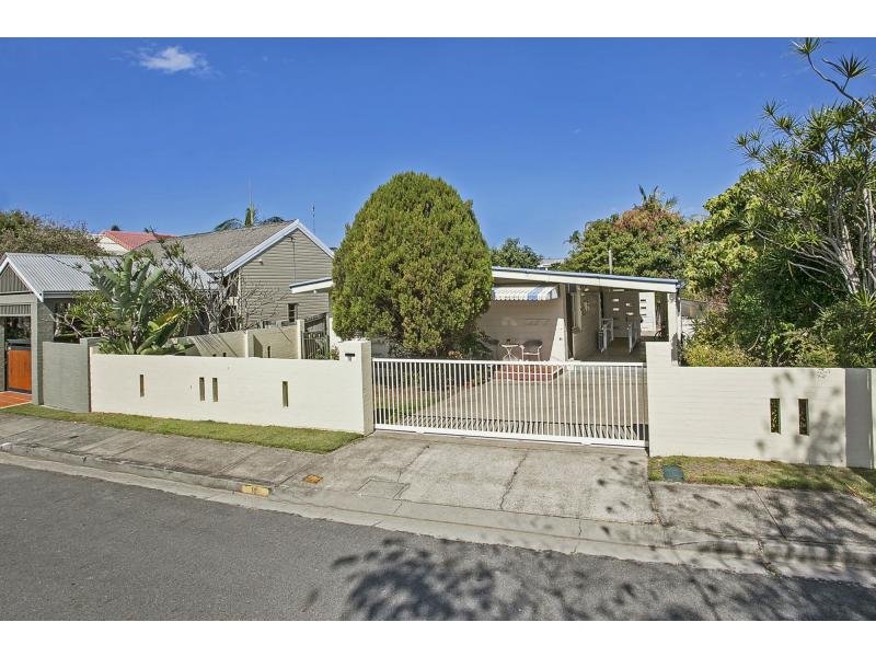 10 Schuster Avenue, Miami, Qld 4220 Property Details