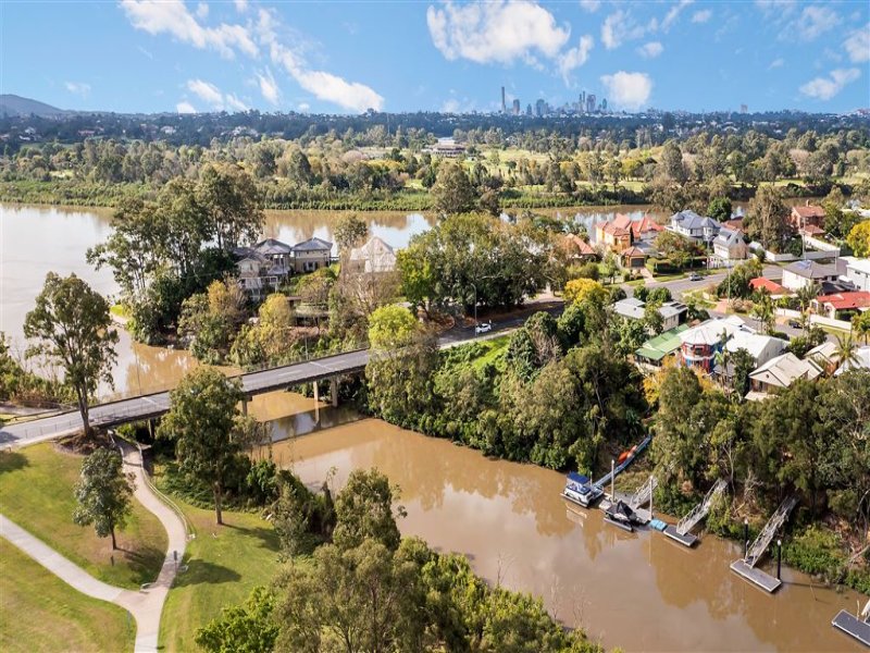 13 Vivian Street, Tennyson, Qld 4105 Property Details