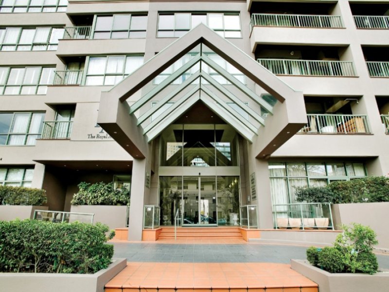 302/15 Queens Road, Melbourne, Vic 3000 Property Details