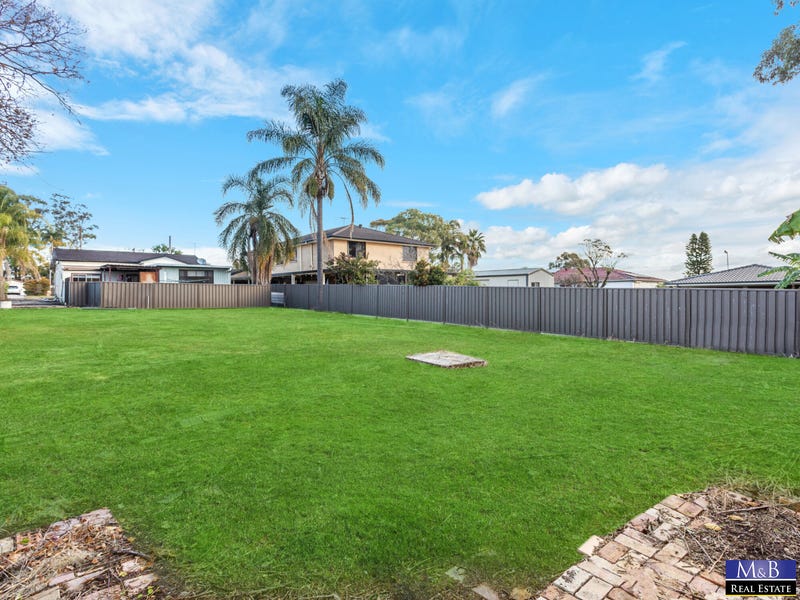 13 Earle Street, Doonside, NSW 2767 House for Sale