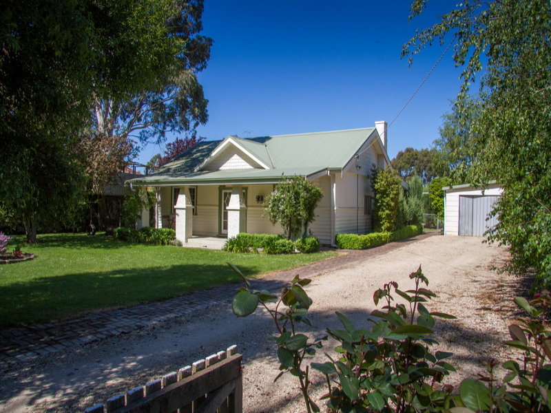 16 Jeffreys Street, Woodend, Vic 3442 Property Details