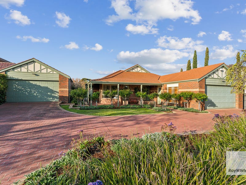 Real Estate & Property for Sale in Caroline Springs, VIC 3023 (+1