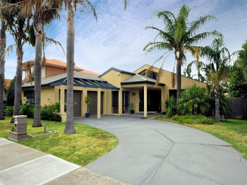 22 Arncliffe Boulevard, Greenvale, VIC 3059