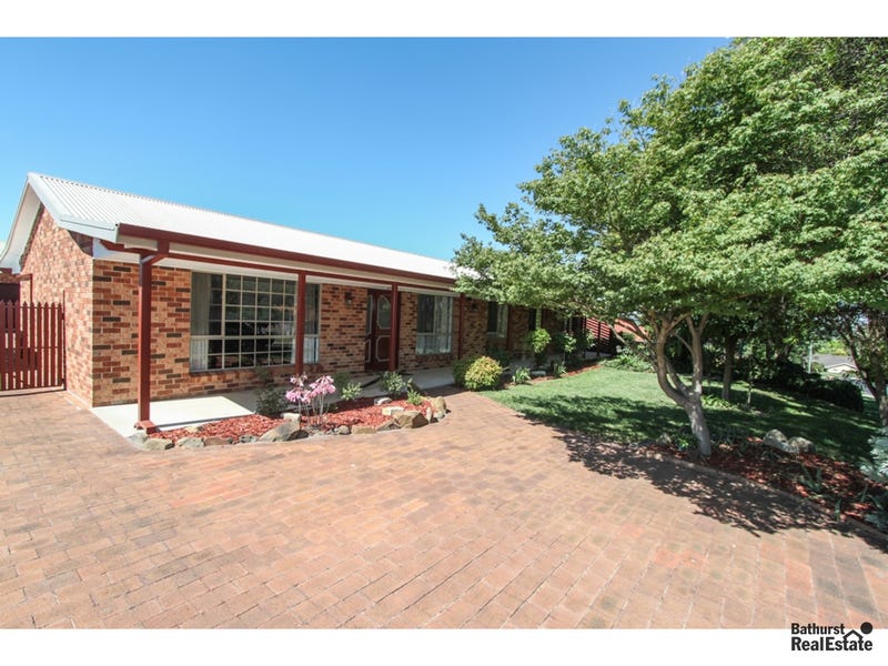 51 Barker Circuit, Kelso, NSW 2795