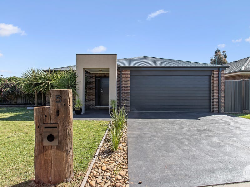 5 Grayton Street, Marong, Vic 3515 Property Details