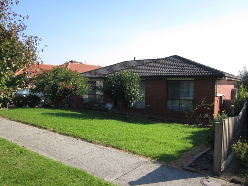 12 Chalcot Drive, Endeavour Hills, VIC 3802