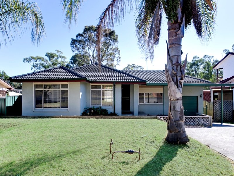 240 The Parkway, Bradbury, NSW 2560 Property Details