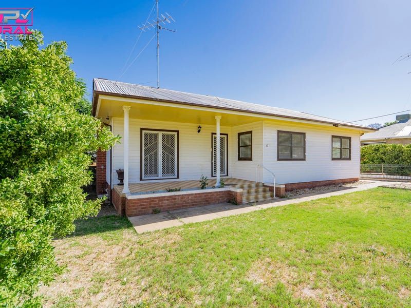 17 Larmer Street, Narrandera, NSW 2700 House for Sale