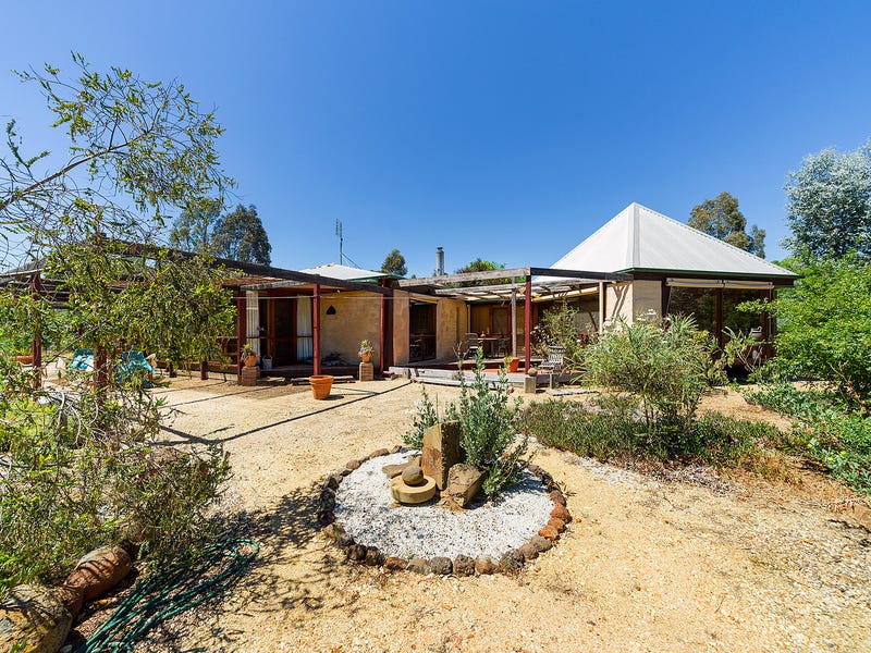 5 Codrington Street, Newstead, Vic 3462 Property Details