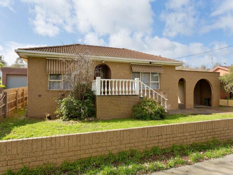 137 Johnstone Street, Castlemaine, Vic 3450 Property Details