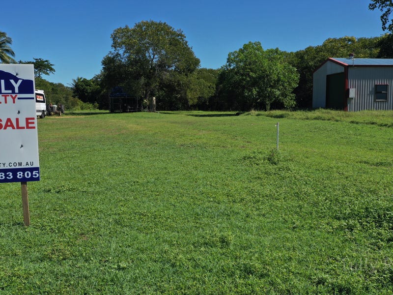 9 Taylor Street, Tully Heads, QLD 4854