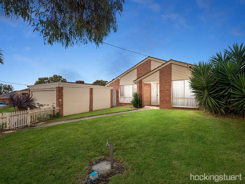 8 Michelle Drive, Hampton Park, VIC 3976