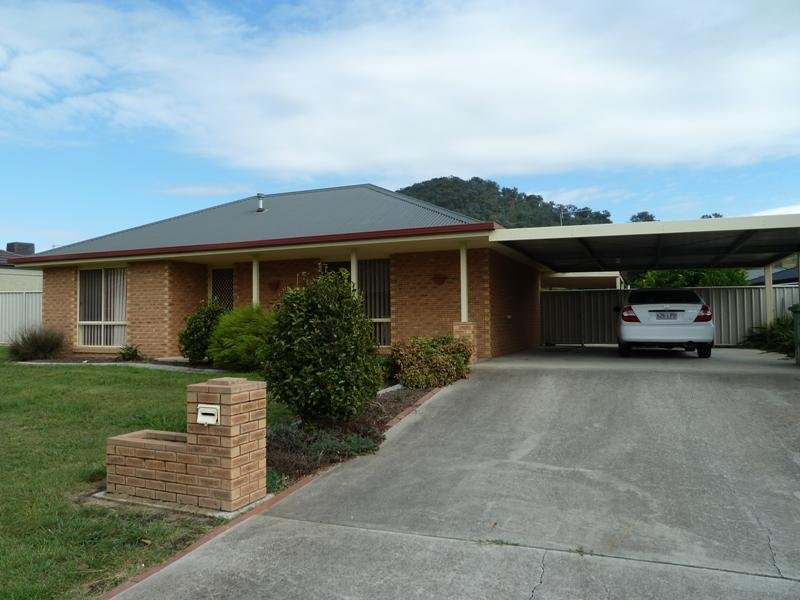 30 Willoughby Avenue, West Wodonga, VIC 3690