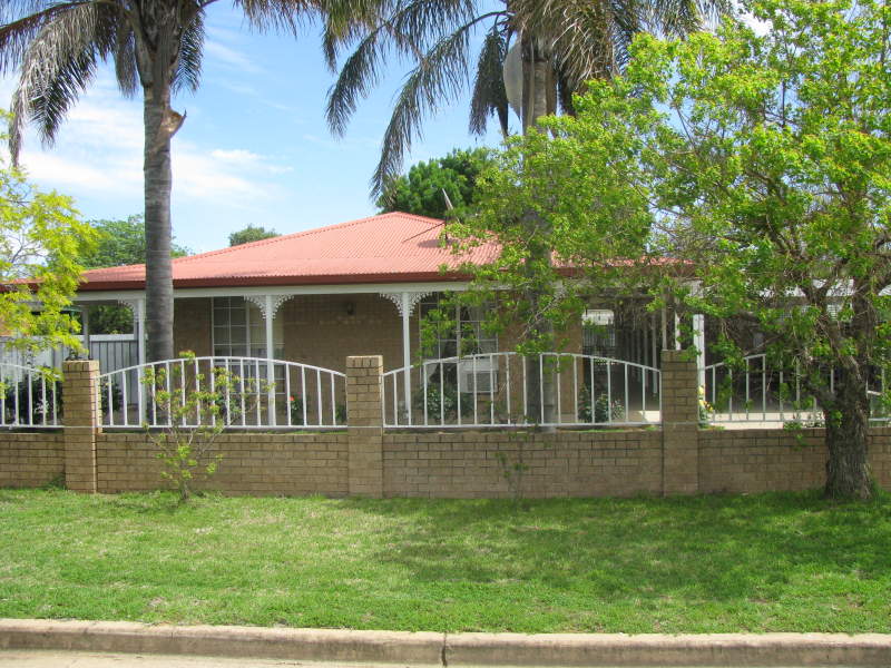 24 Manildra Street, Narromine, NSW 2821 Property Details